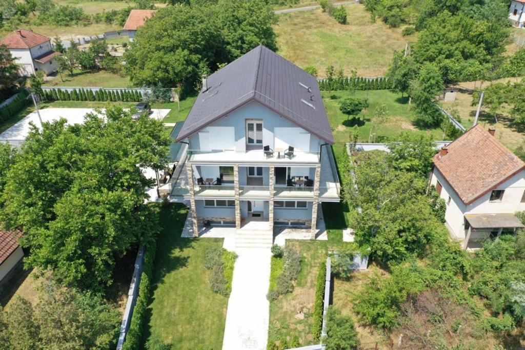 Plavi Resort Vinci Ngoại thất bức ảnh